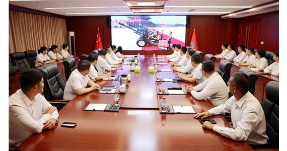 方原红·创先锋|集团党委组织干部职工集中收看纪念中国人民抗日战争暨世界反法西斯战争胜利80周年大会直播